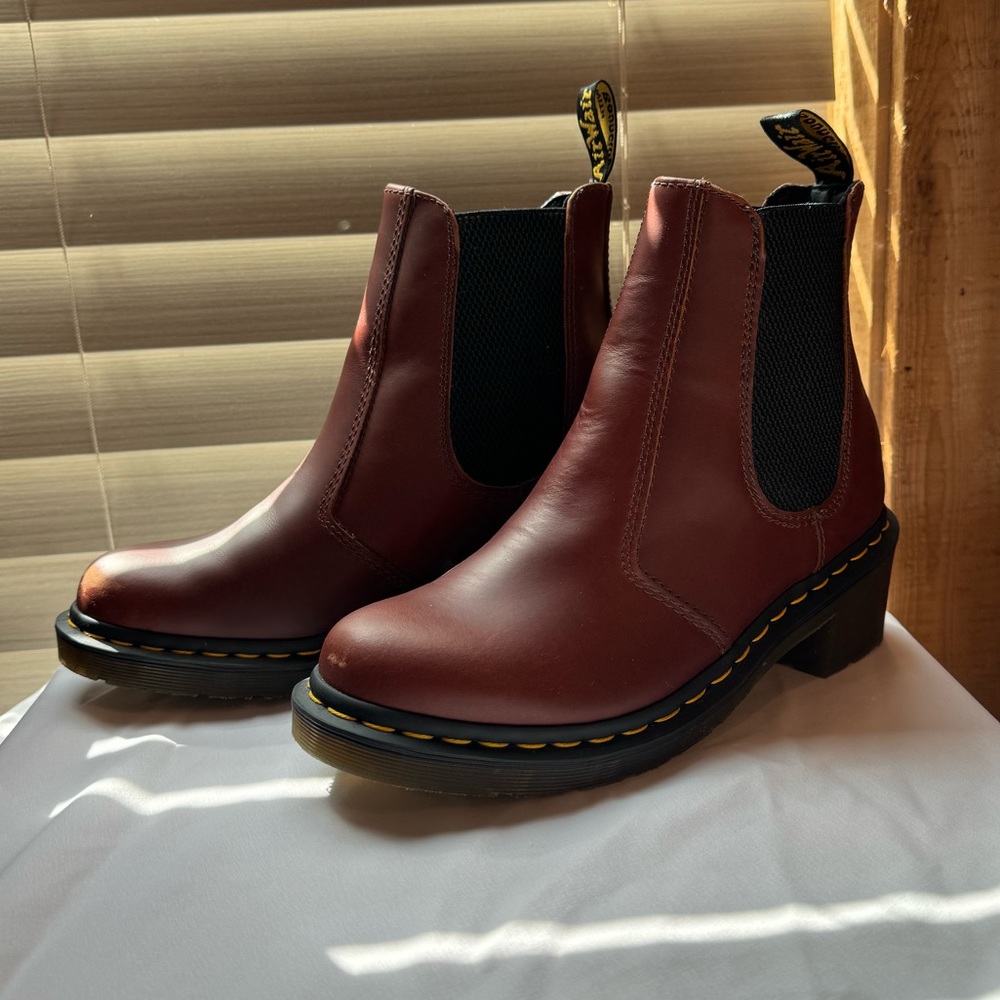 Doc Martens Womens heeled Chelsea boot